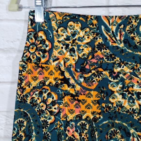 A Lularoe Women's Cassie Green Orange Scroll Floral Pencil Knee Skirt NWT XS - Picture 2 of 8